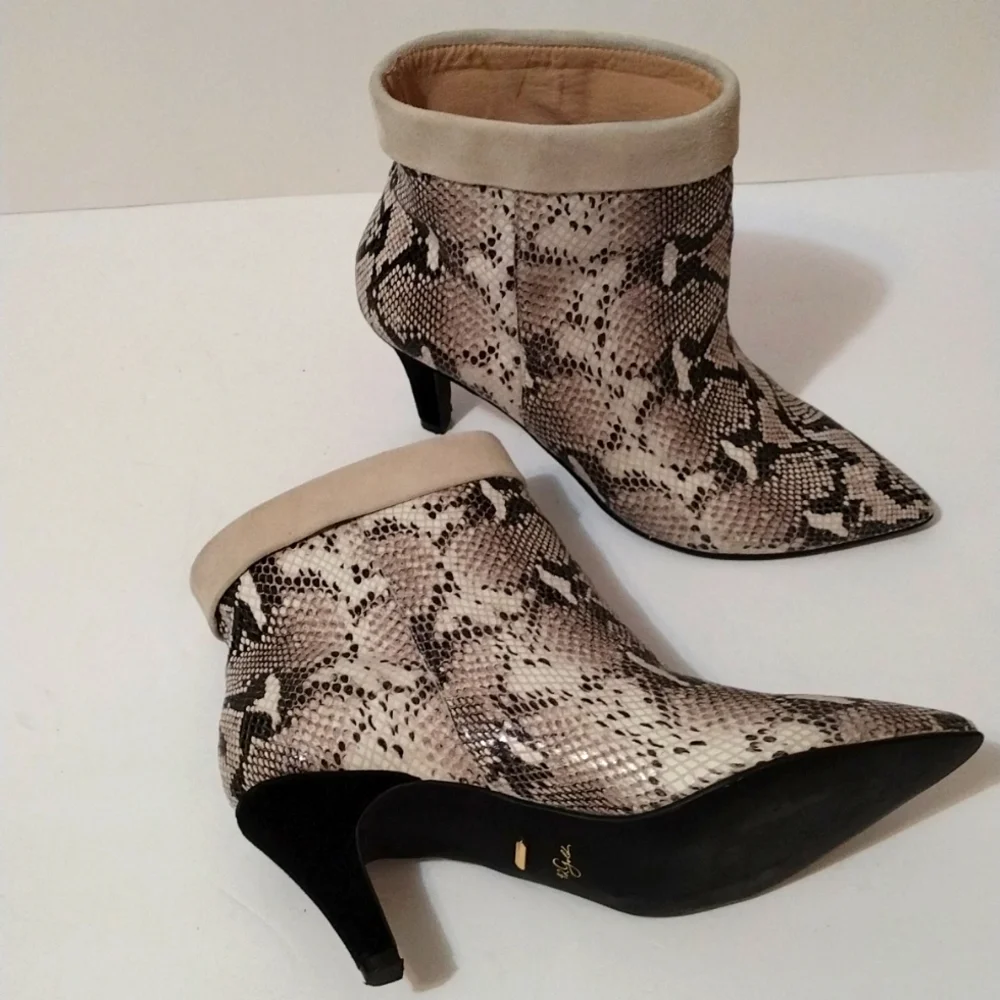 42 Gold Print Snakeskin Ankle Heel booties Size 7.5 or‎ 38